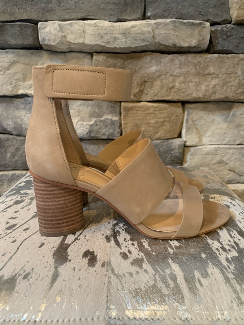 Vince Camuto Tan Wide-Strap Block Heel Sandals - Picture 2 of 8